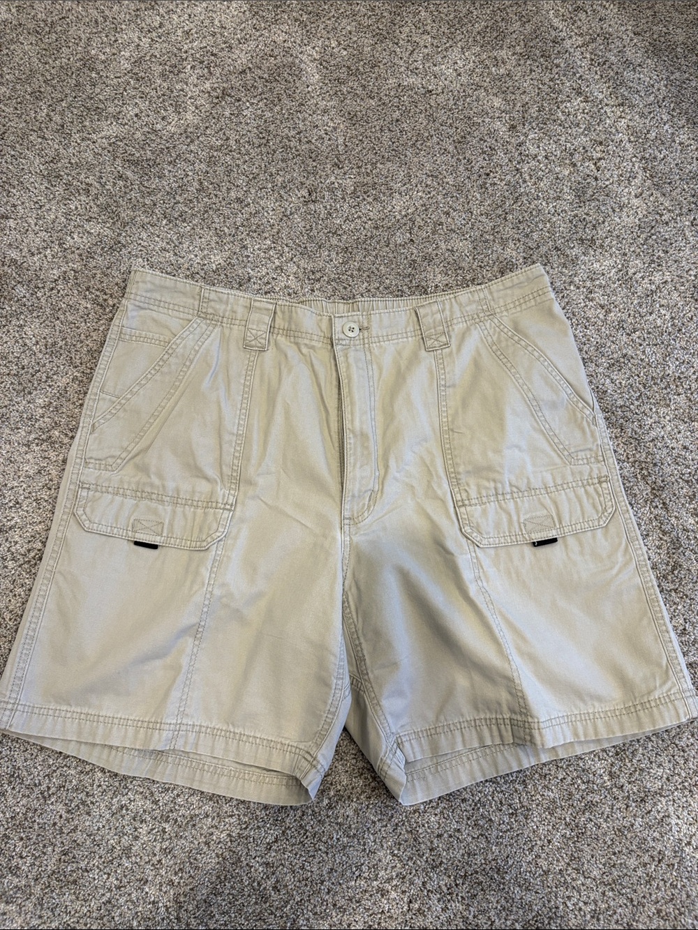 Men's Beige Utility Cargo Shorts size 40